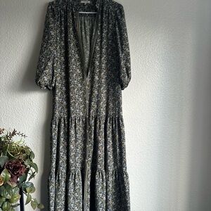 Max Studio Black and White Floral Long Sleeve Dress